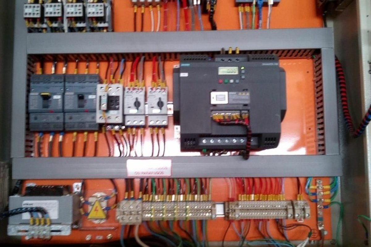 Electricidad Industrial - tableros eléctricos, transformadores, motores